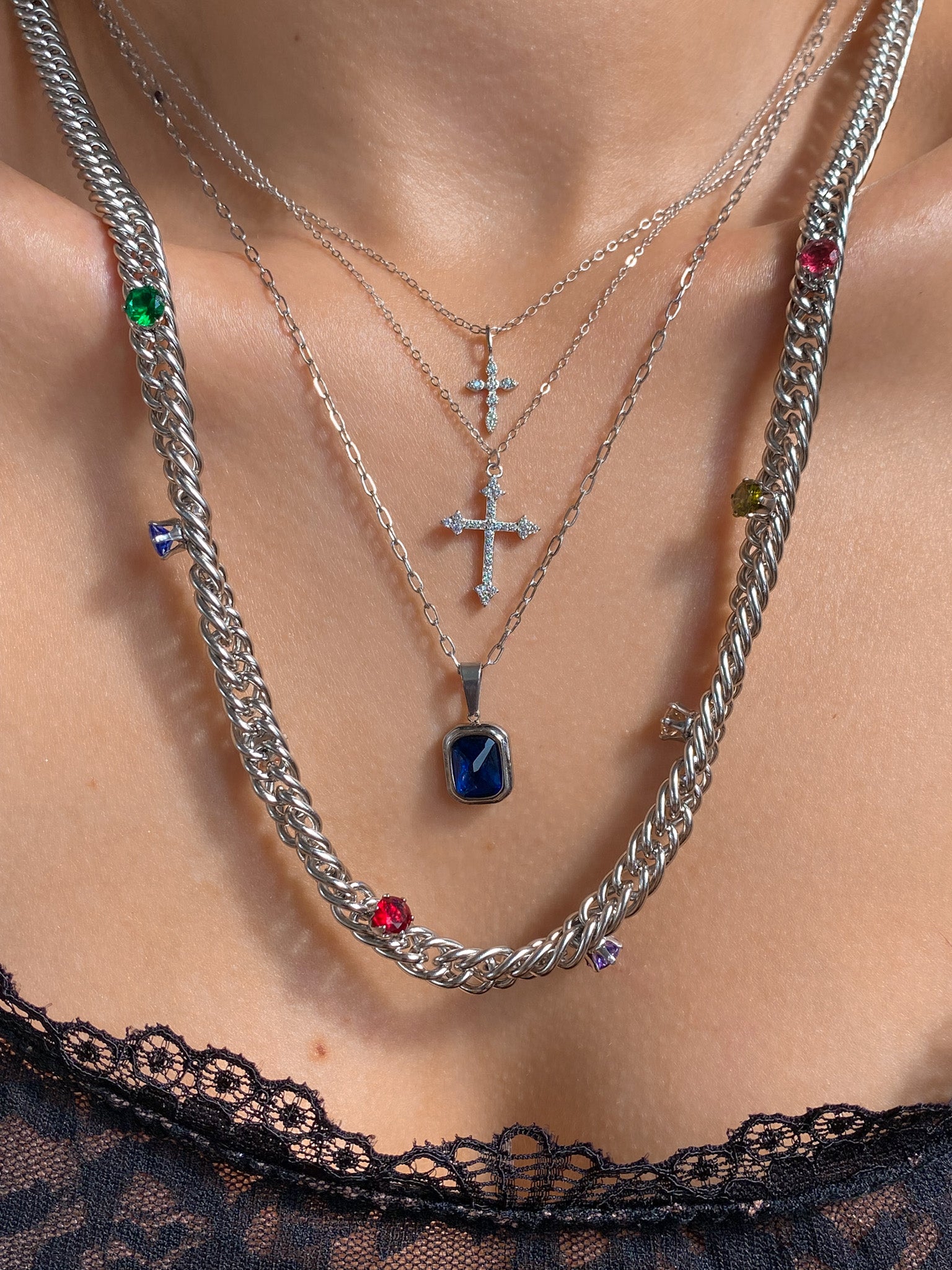 silvernecklaces_b2c7c356-d2d5-